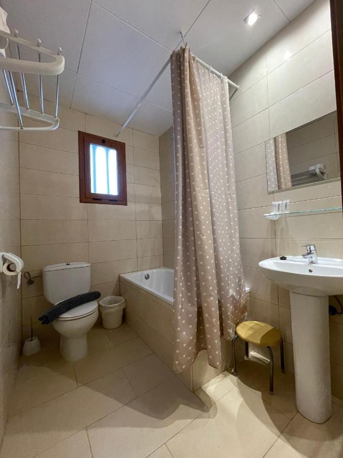 P&R Hostals Codolar Τόσα ντε Μαρ Εξωτερικό φωτογραφία